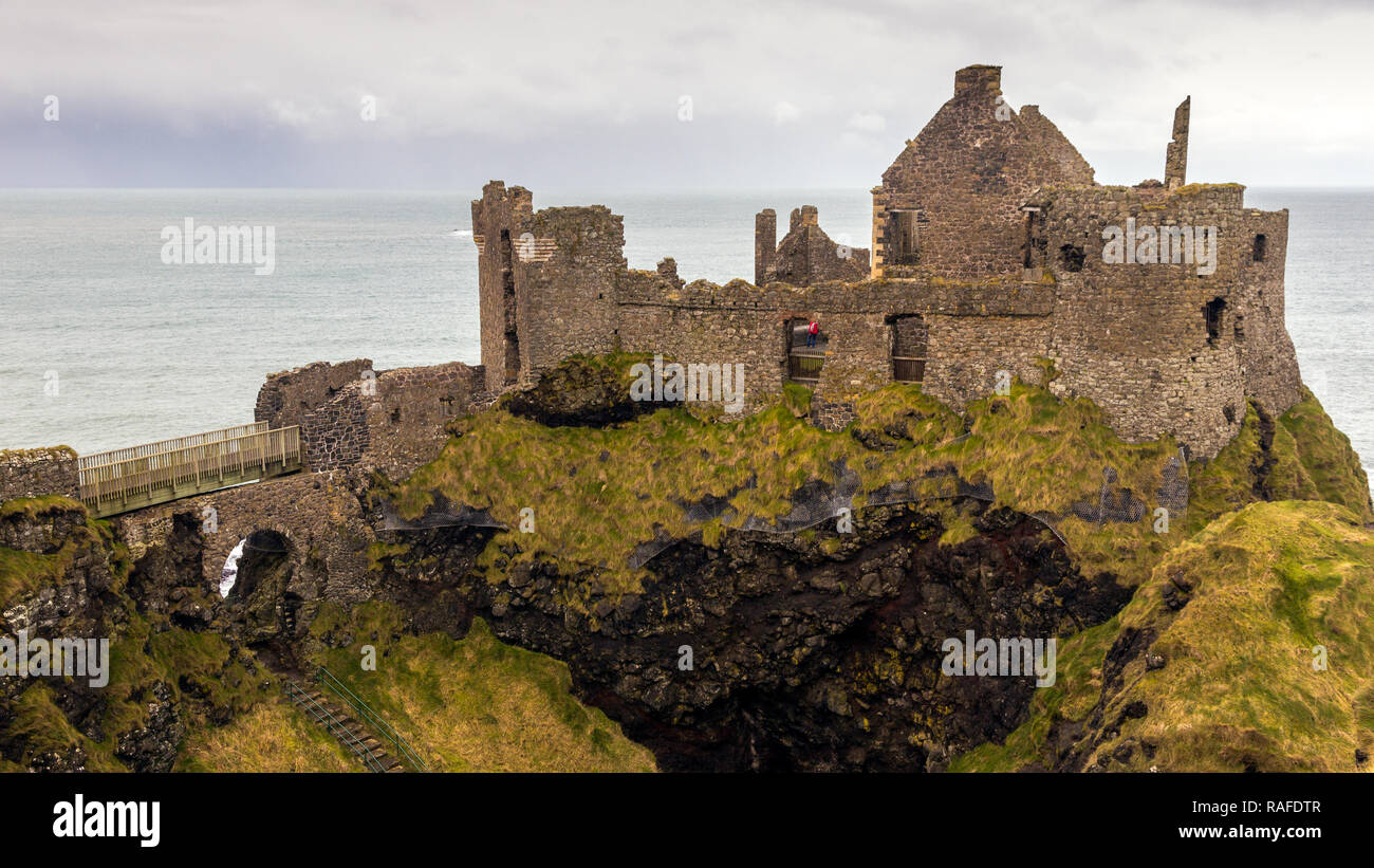 Dunluce Castle Ruinen in Nordirland. Stockfoto