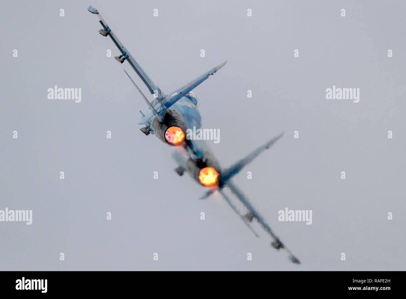 Militärische Kampfjets mit vollem Nachbrenner. Stockfoto