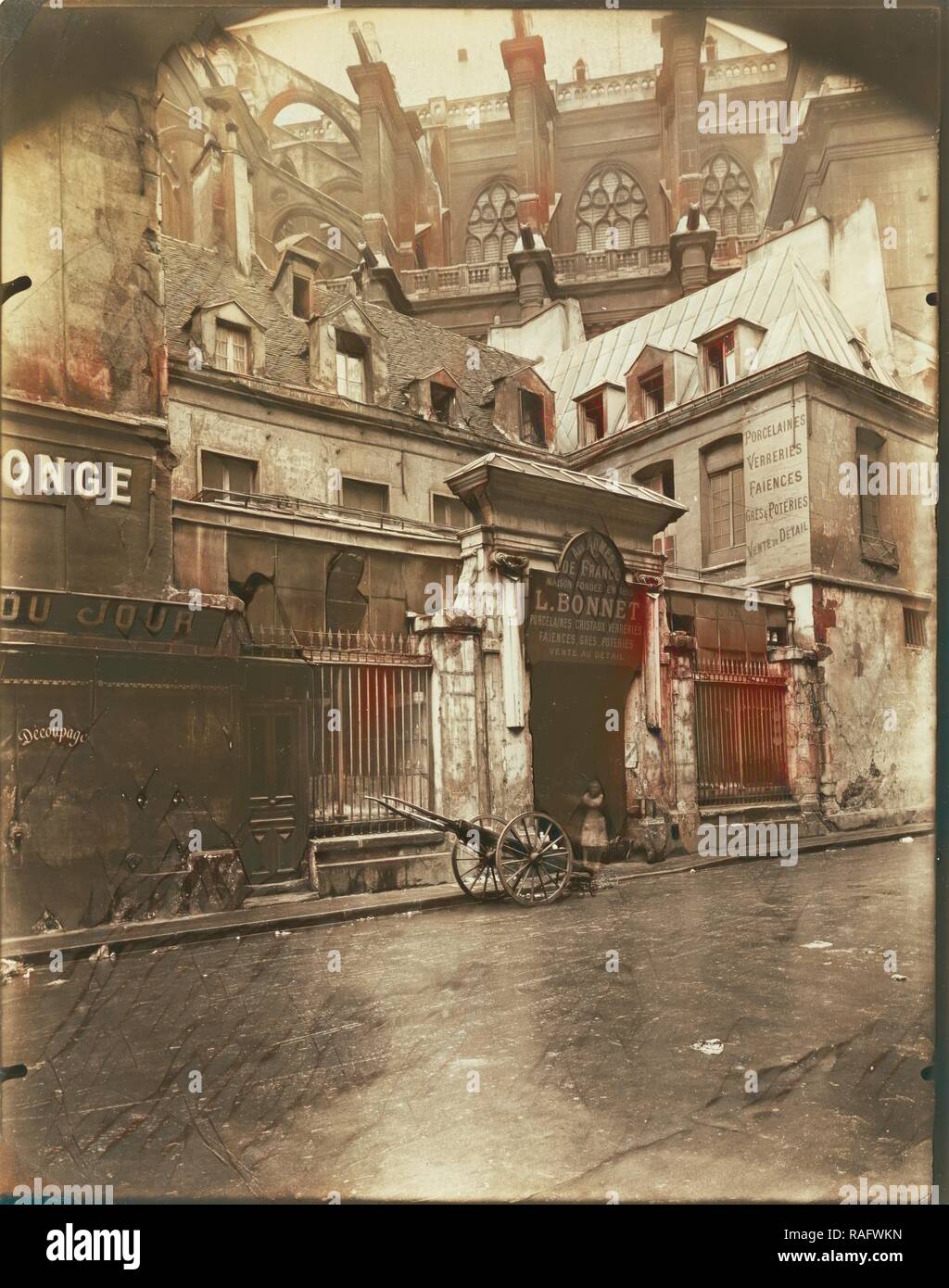 Hôtel de Royaumont, rue du Jour, Eugène Atget (Französisch, 1857 - 1927), Paris, Frankreich, 1925, Gelatine Silberchlorid neuerfundene Stockfoto