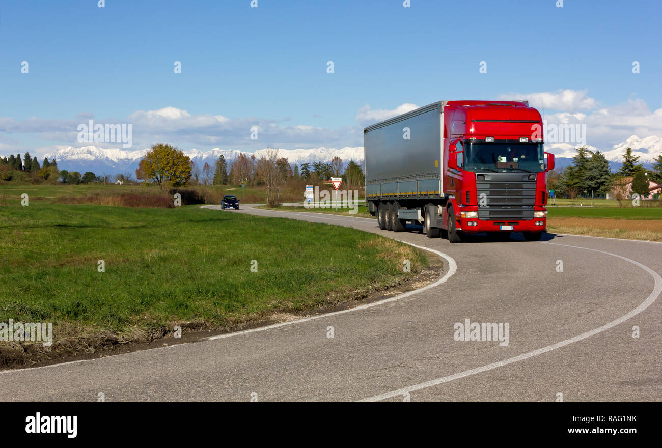 Großes rotes rad Fotos und Bildmaterial in hoher Auflösung Alamy