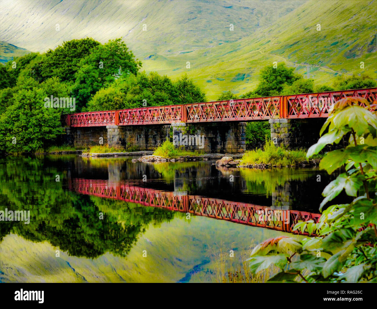 Kilchurn Castle Brücke auf dem Wasser Stockfoto