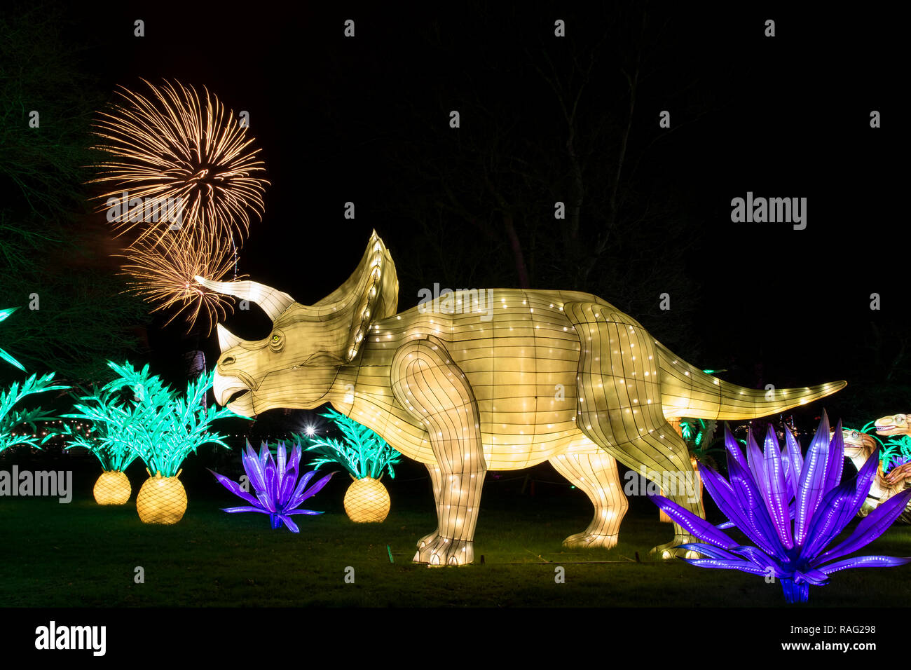Das jährliche Festival von Licht wird an der Longleat Immobilien in Wiltshire statt mit magischen Chinesische Laternen beleuchtet Stockfoto
