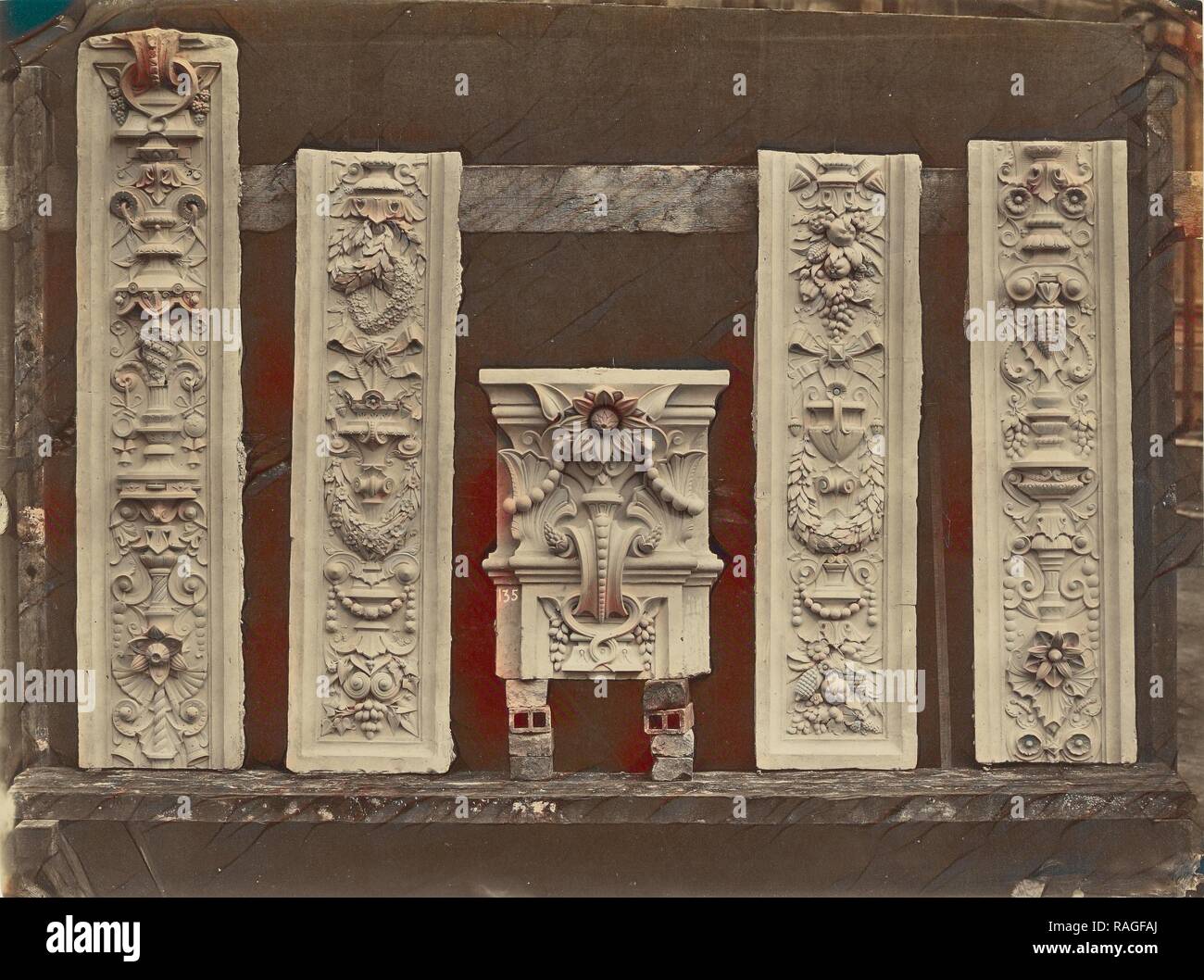 Pilastres du Grand Foyer. Arabesken et Chapiteau, Louis-Émile Durandelle (Französisch, 1839 - 1917), Paris, Frankreich, über Neuerfundene Stockfoto