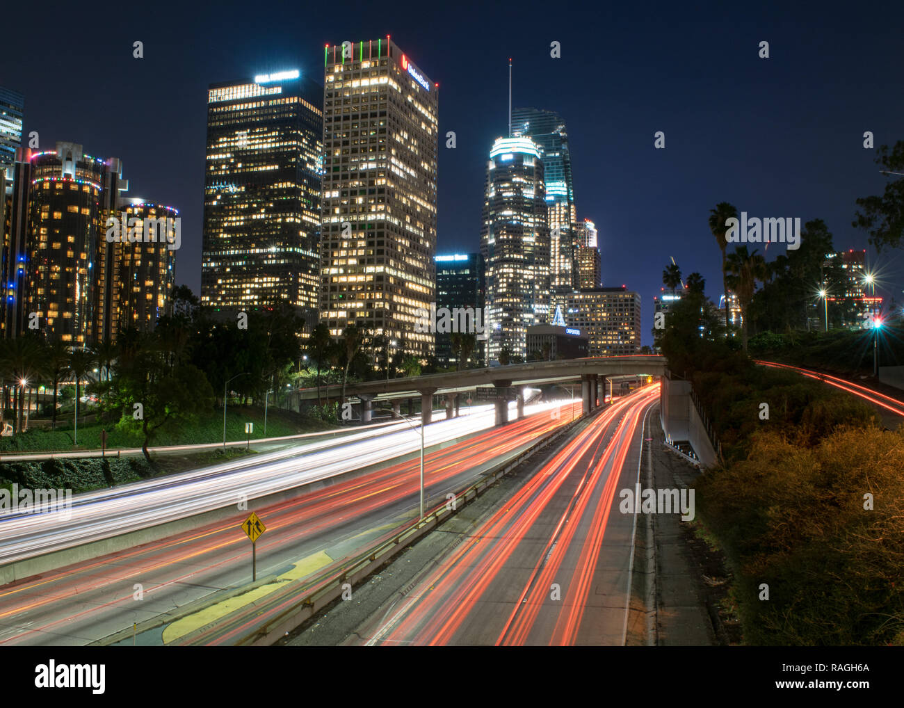 110 Freeway mit Downtown Los Angeles Stockfoto