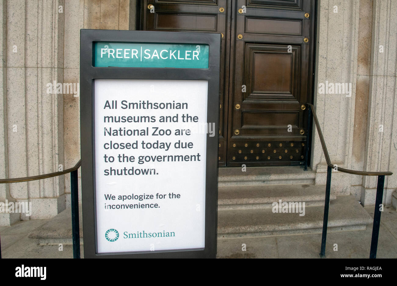 Die Freieren/Sackler ist eines der Smithsonian Museen auf der National Mall in Washington, DC, Geschlossen aufgrund der Regierung Abschaltung, 2. Dezember begann Stockfoto