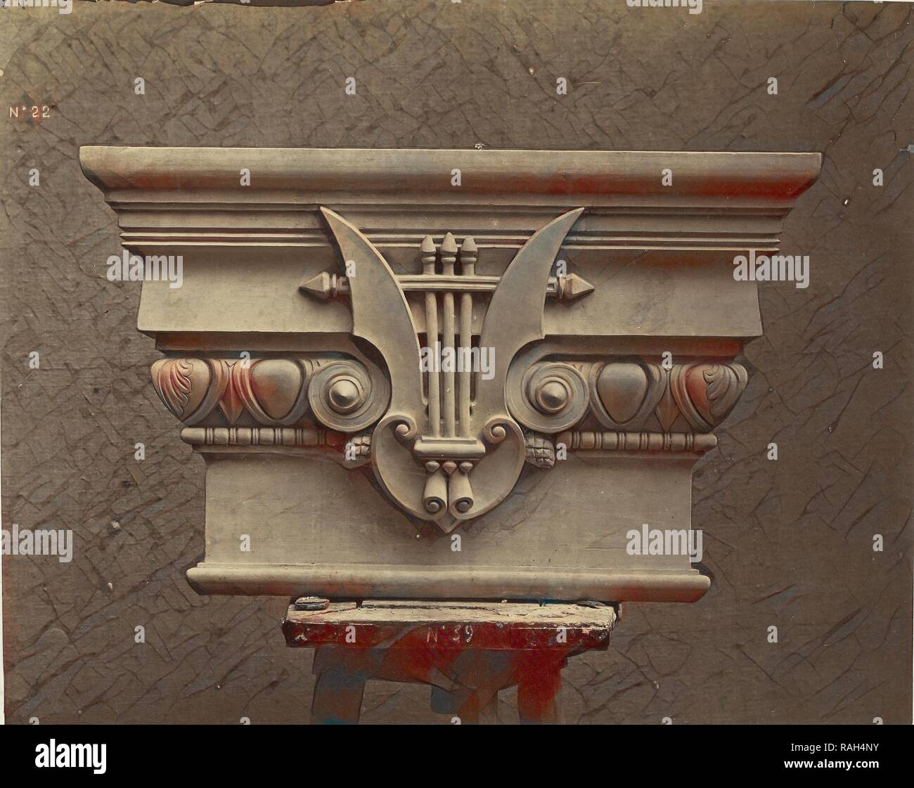 Chapiteau des pilastres du Grand Escalier, Louis-Émile Durandelle (Französisch, 1839 - 1917), Paris, Frankreich, um 1875 neu konzipiert Stockfoto