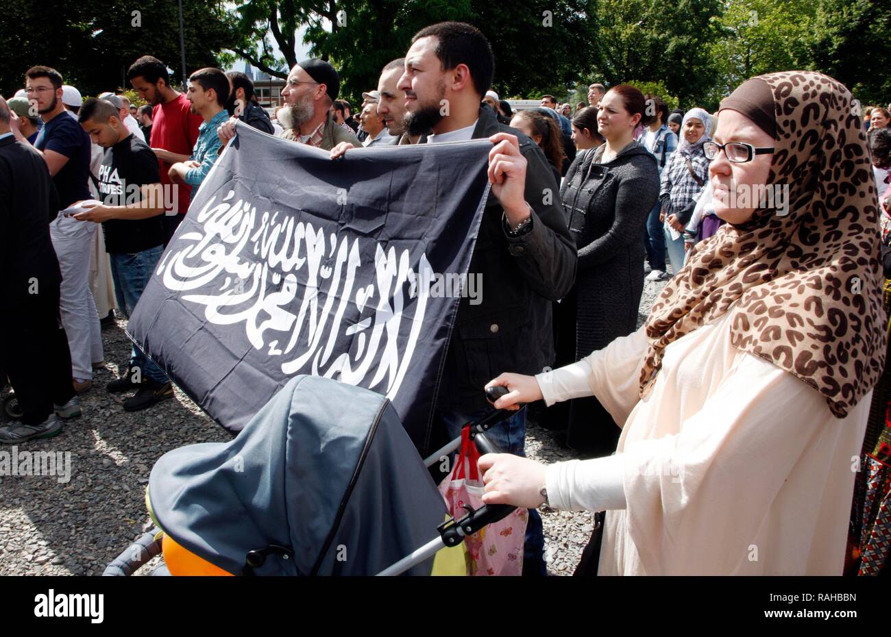 Muslimische Publikum, Besucher an der "1. Islamischer Friedenskongress "Rallye der Salafiyya-bewegung der Prediger Pierre Vogel Stockfoto