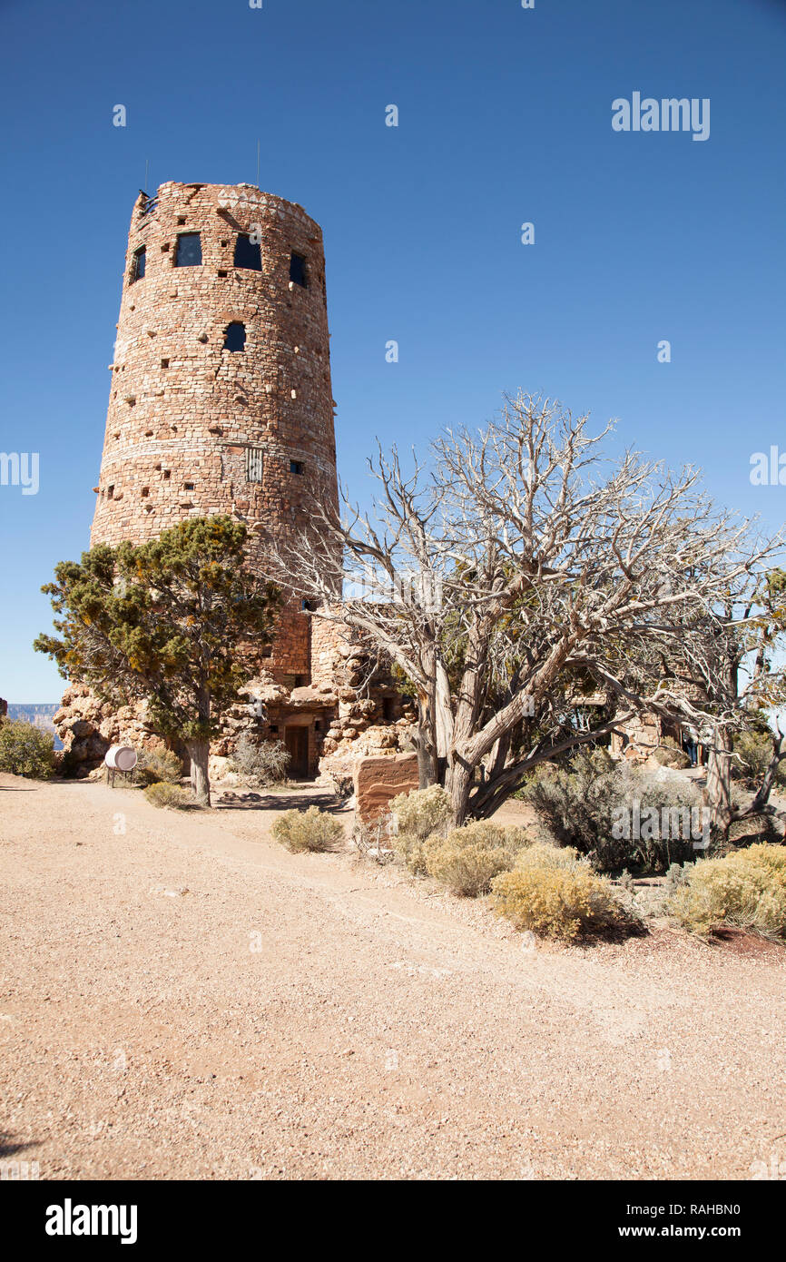 Desert View Watchtower, auch als die indischen Wachturm am Desert View genannt, ist ein 70-Fuß hohen Gebäude aus Stein liegt am South Rim des Grand können Stockfoto