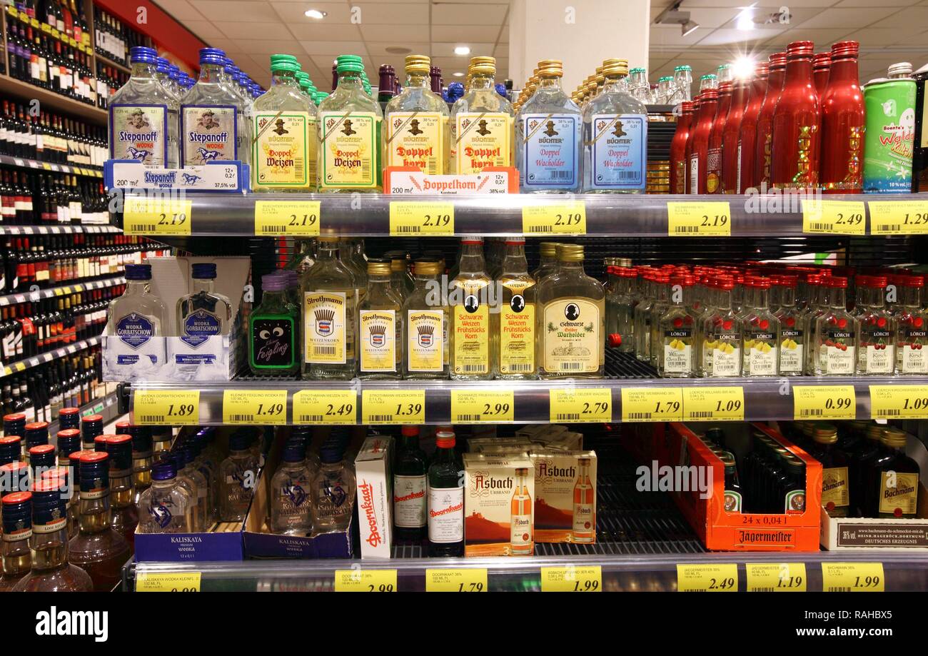 Trinken, Alkohol, Spirituosen, self-Service, Essen Abteilung, Supermarkt Stockfoto