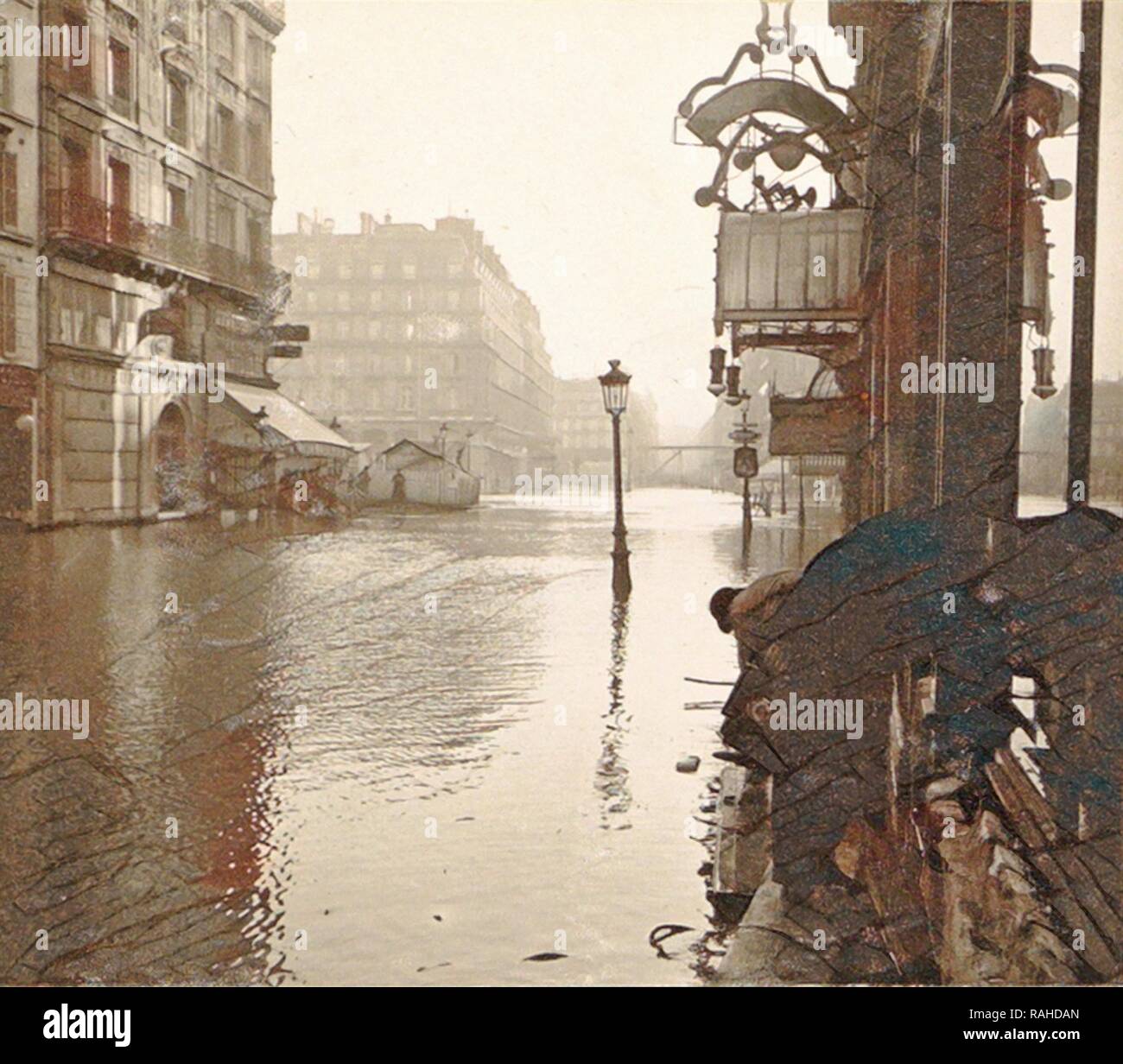 Album überschwemmungen Pariser Vororten im Jahr 1910, Frankreich, Dating-Jan-1910. Neuerfundene durch Gibon. Klassische Kunst mit einem modernen Touch neuerfundene Stockfoto
