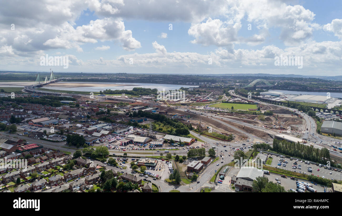 Die Mersey Gateway Brückenbau, 2014-2017. Verschiedene Stadien der Bau der Brücke zwischen Widnes & Runcorn (Halton) am Fluss Mersey Stockfoto