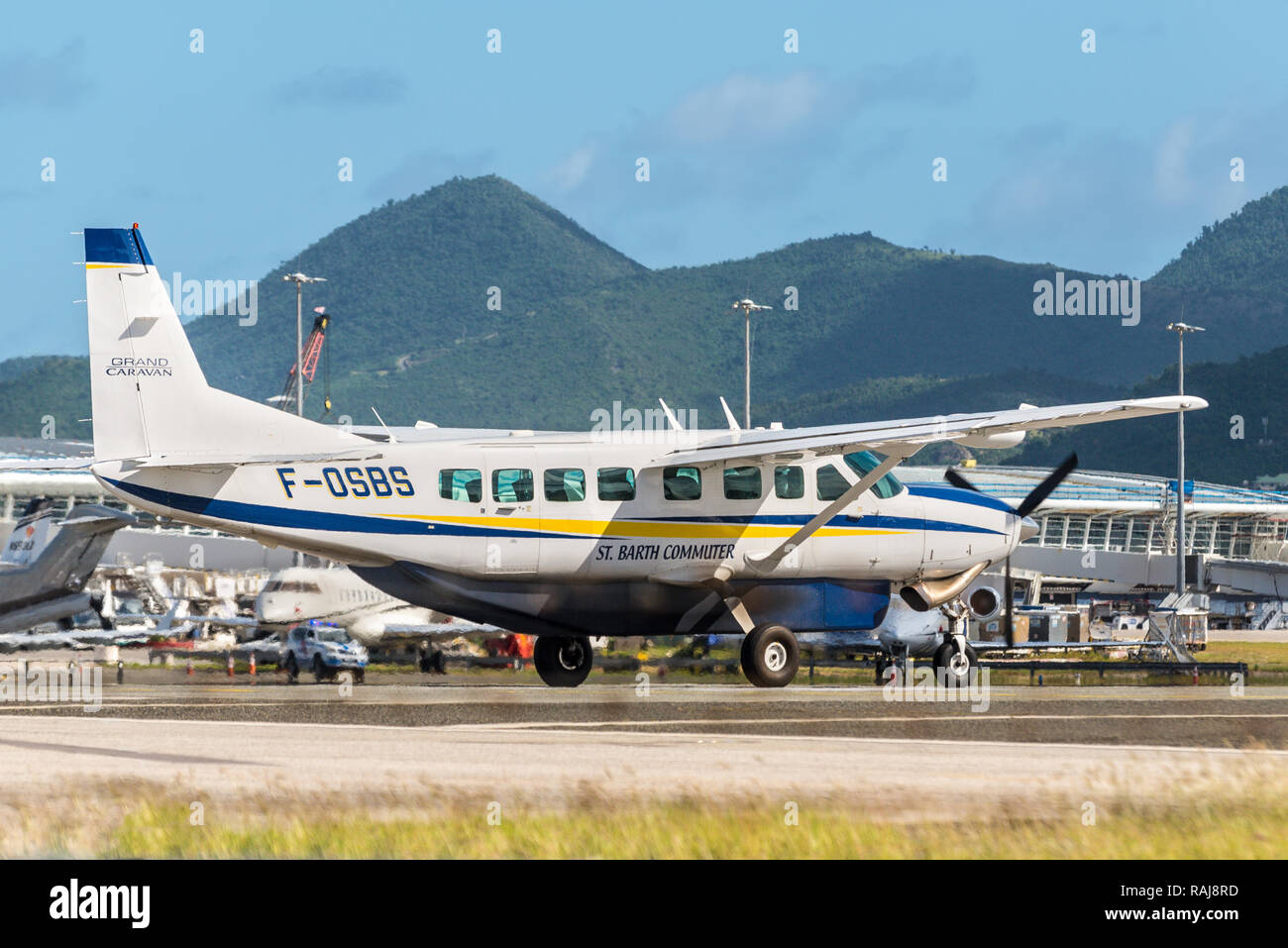 St. Maarten, Niederlande - 17 Dezember, 2018: Die Cessna 208B Grand Caravan Flugzeug Vorbereitung für den Start im Princess Juliana International Airport i Stockfoto