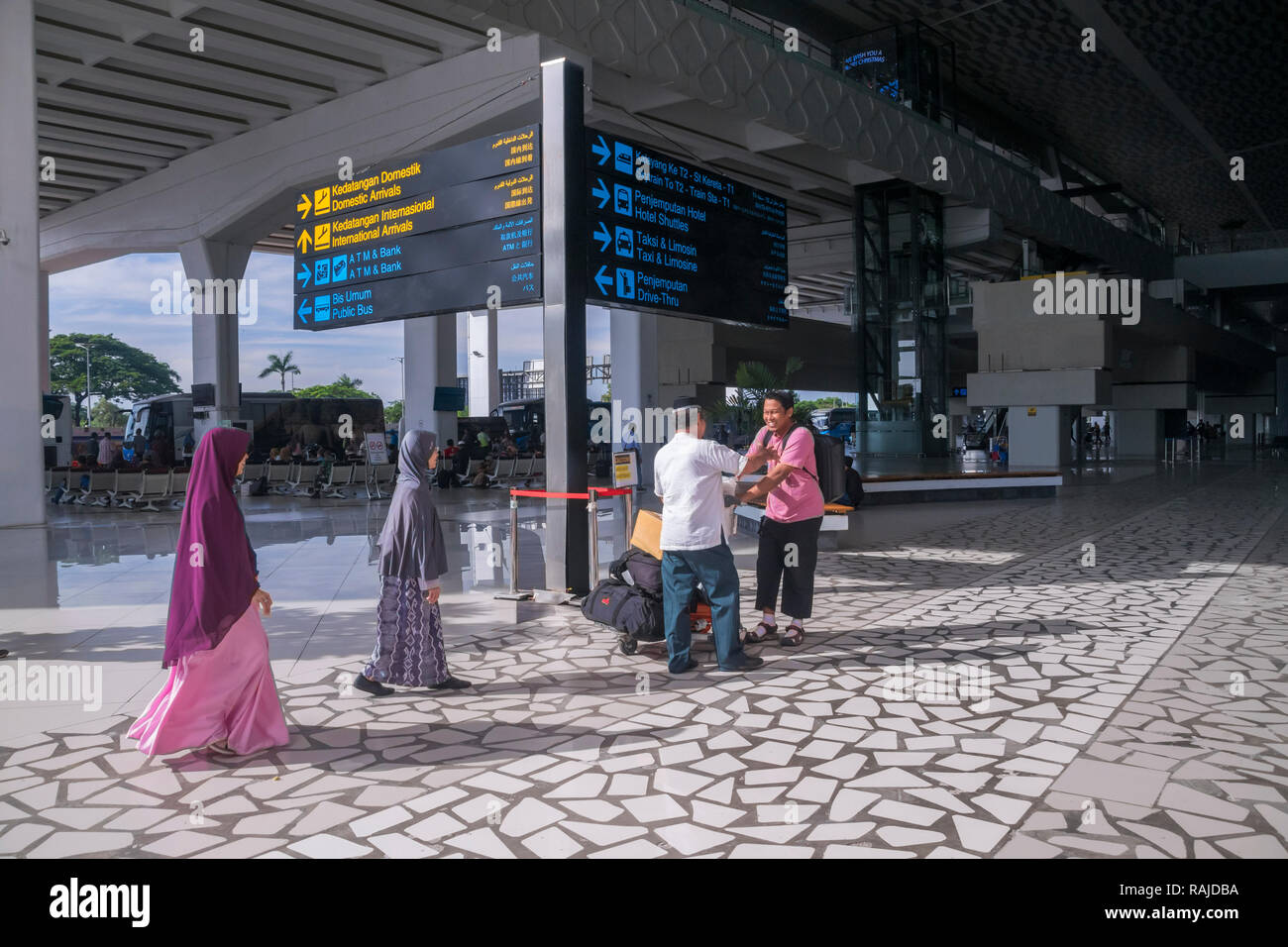 7.10, Ankunft am Flughafen, Indonesianbook Stockfoto