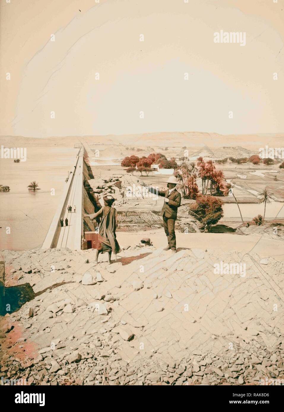 Ägyptische Blick auf Assuan und Philae. Assuan-staudamm, allgemeine Ansicht suchen W.S.W 1900, Ägypten. Neuerfundene durch Gibon. Klassische neuerfundene Stockfoto