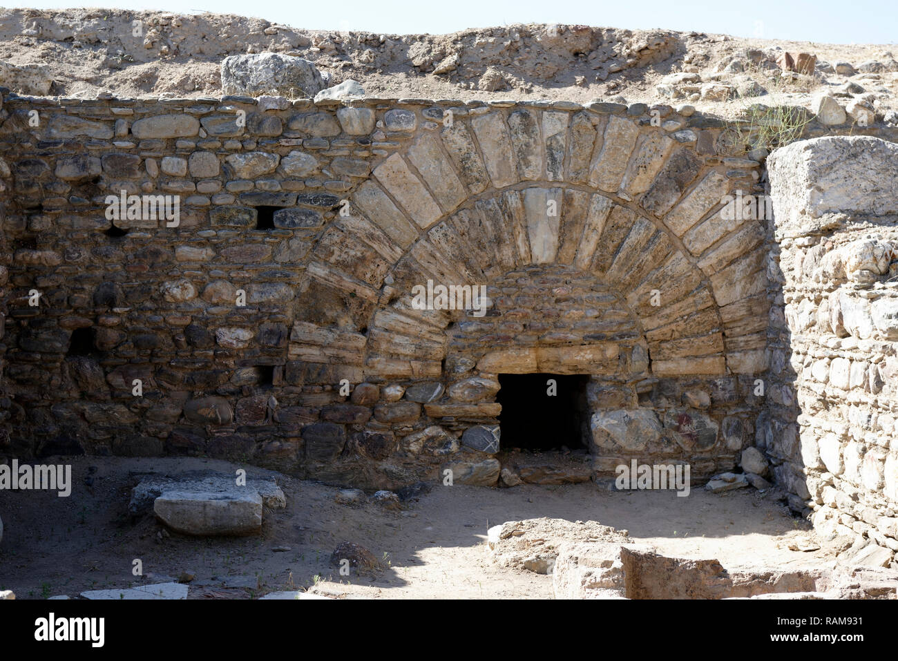 Innenansicht eines der späten byzantinischen Roman-Early Geschäfte, dass die Grenzen der Bath-Gymnasium Komplex, antike Stadt Tralleis, Aydin, Anatolien, Turke Stockfoto