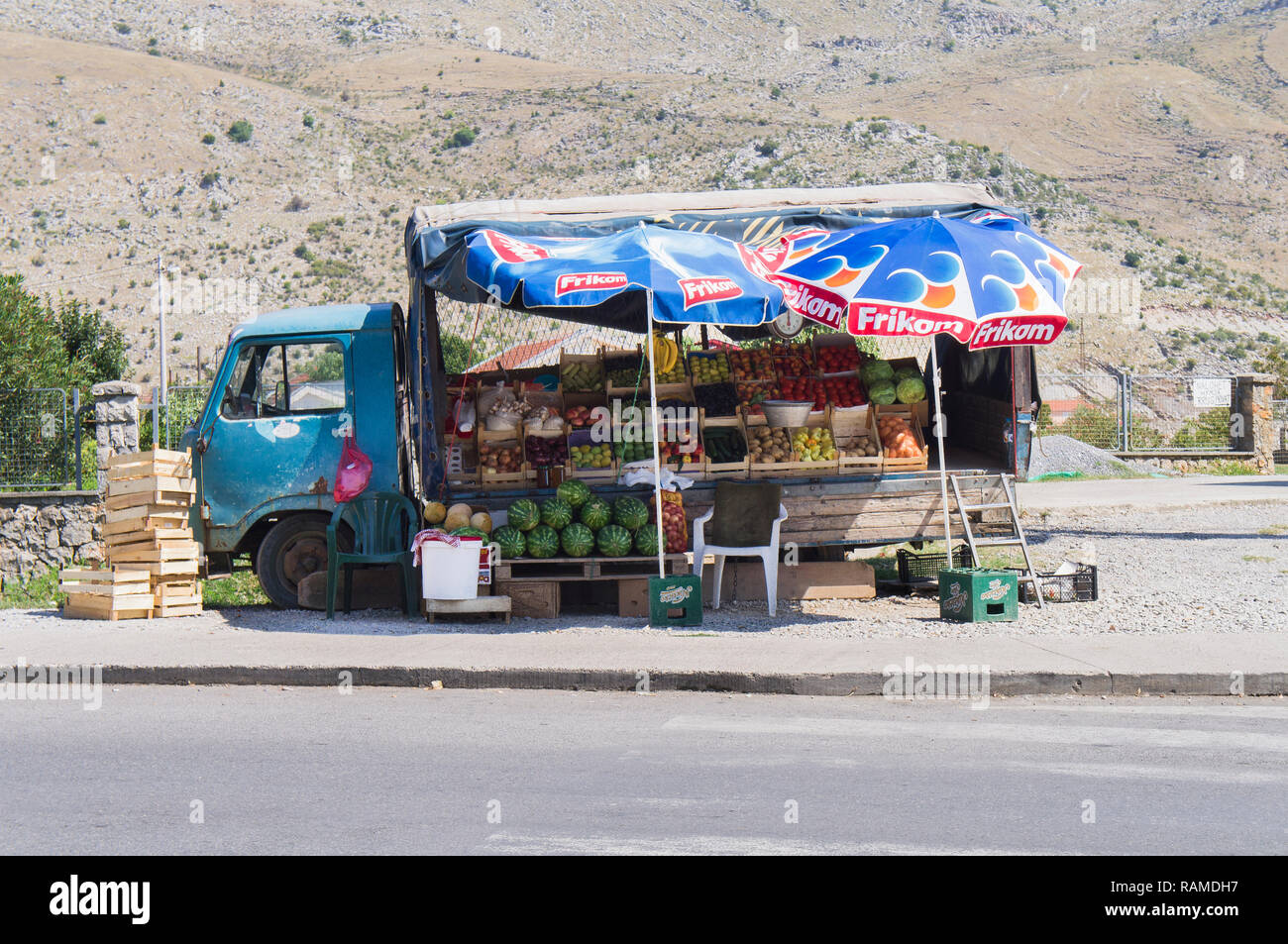 Obst und Gemüse ambulanten Shop in Tuzi Stadt im Süden Montenegro, September 2nd, 2018. (CTK Photo/Libor Sojka) Stockfoto