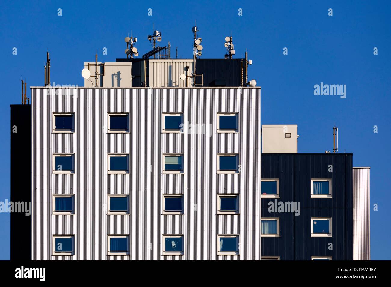 Köln, Deutschland. 31 Dez, 2018. Mobile Antennen auf ein Wohnhaus in Deutz. Köln, 31.12.2018 | Verwendung der weltweiten Kredit: dpa/Alamy leben Nachrichten Stockfoto