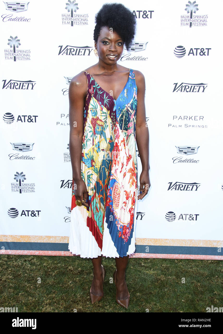 Palm Springs, Kalifornien, USA. 4. Januar, 2019. Schauspielerin Danai Gurira eine Salvatore Ferragamo Kleid tragen, Christian Louboutin shoes, cushnie Tasche und Misho Juwelen kommt an verschiedenen Auswirkungen von Creative Awards und 10 Direktoren zu beobachten Brunch Roter Teppich 2019 auf der 30. jährlichen Palm Springs International Film Festival Awards Gala im Parker Palm Springs am 4. Januar 2019 in Palm Springs, Kalifornien, USA. (Foto von Xavier Collin/Image Press Agency) Quelle: Bild Presse Agentur/Alamy leben Nachrichten Stockfoto