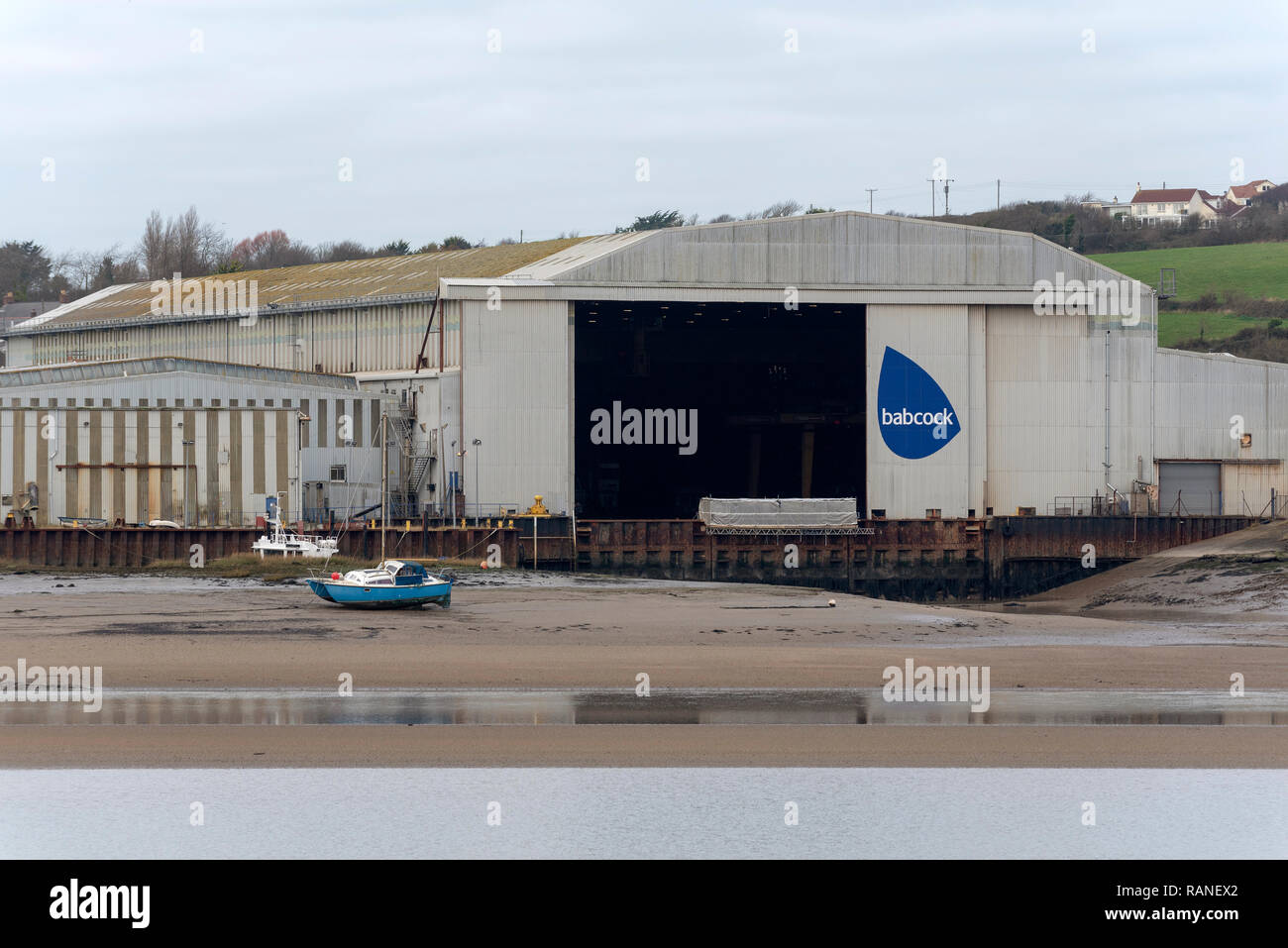 Die Babcock International Group Geschäftsbereich Marine Werft am Fluss Torridge, in Appledore, North Devon, England, Großbritannien Stockfoto