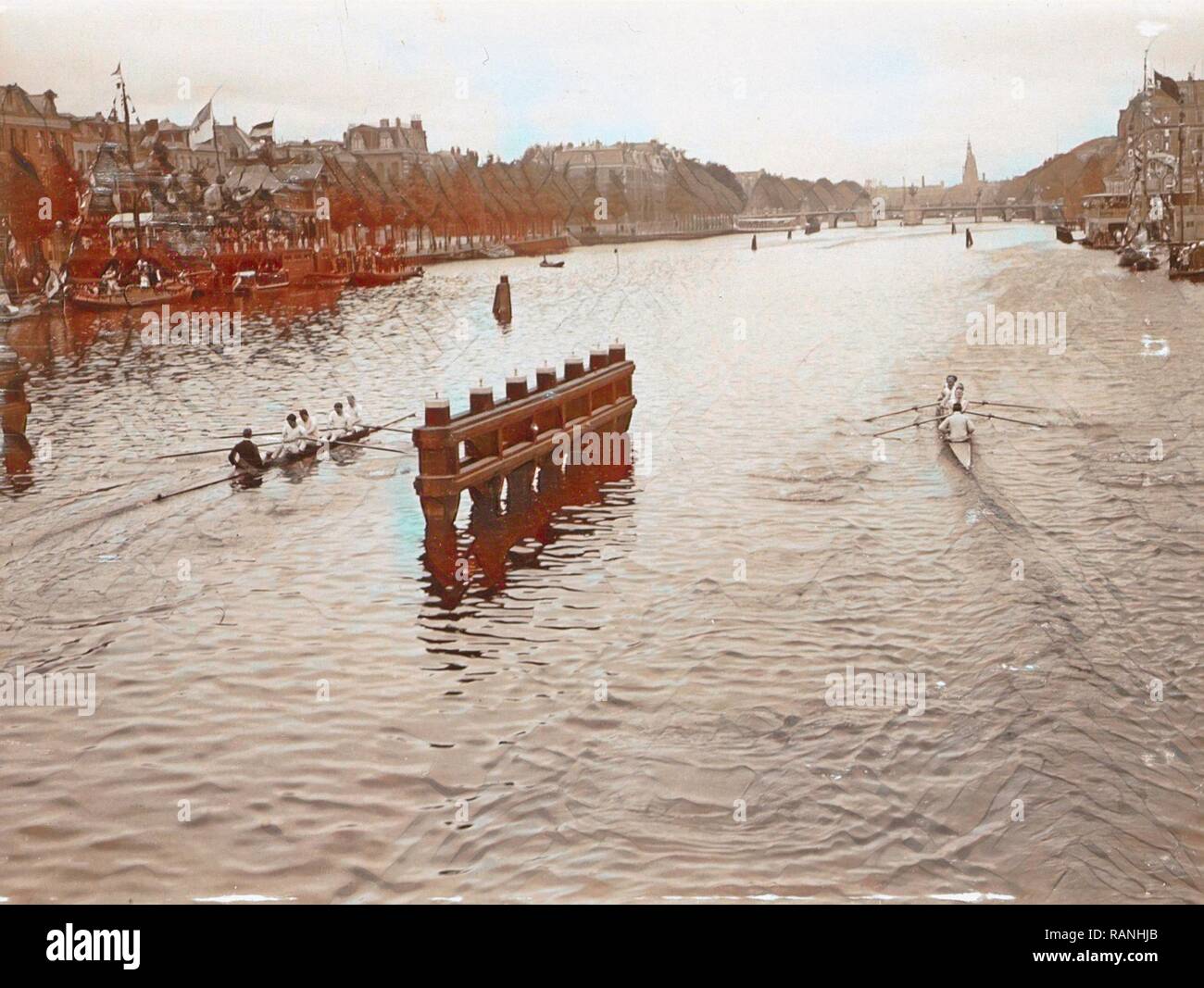 Die ruderer auf der Amstel, nördlich der Neuen Brücke Amstel in Amsterdam, Niederlande. Neuerfundene Stockfoto