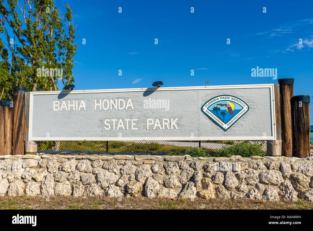 Florida Keys - Dezember 2018. Eingangsschild an der Bahia Honda State Park, einem der schönsten Strände in Amerika. Stockfoto
