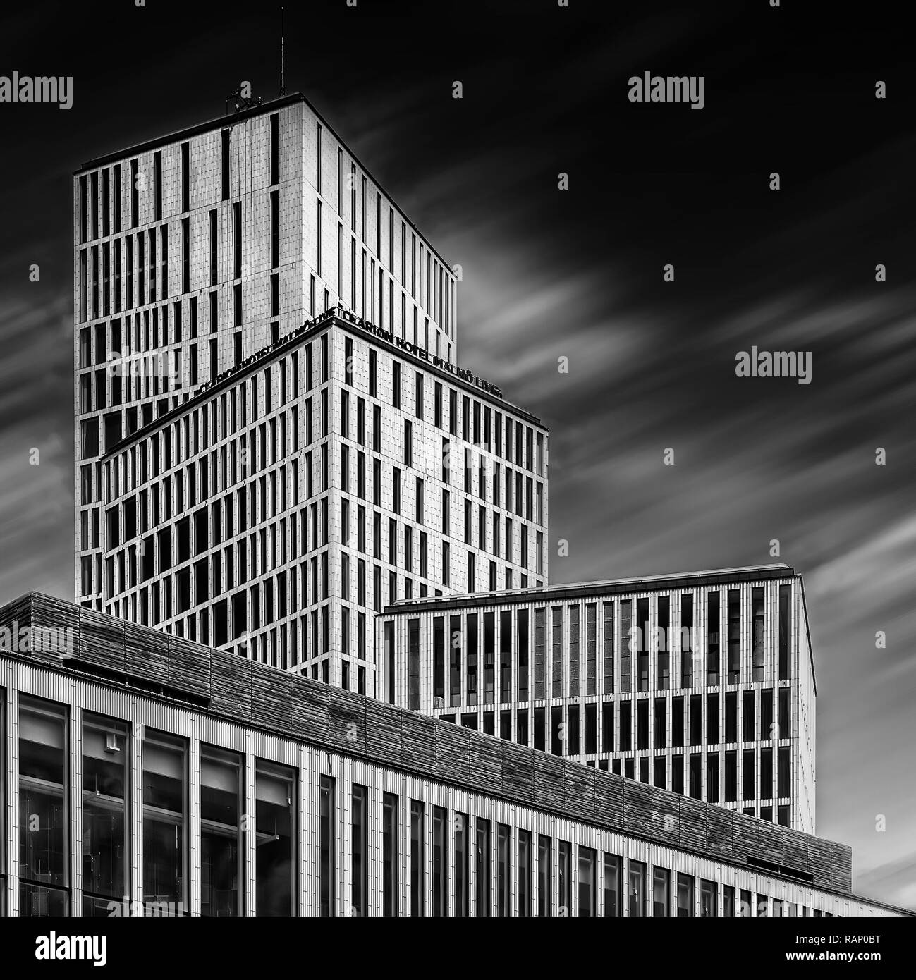 Die neuen Bausteine Malmö Live, die aus Apartments, Hotels, Kongress- und Konzerthalle hinter der Welt maritime Universität. Stockfoto