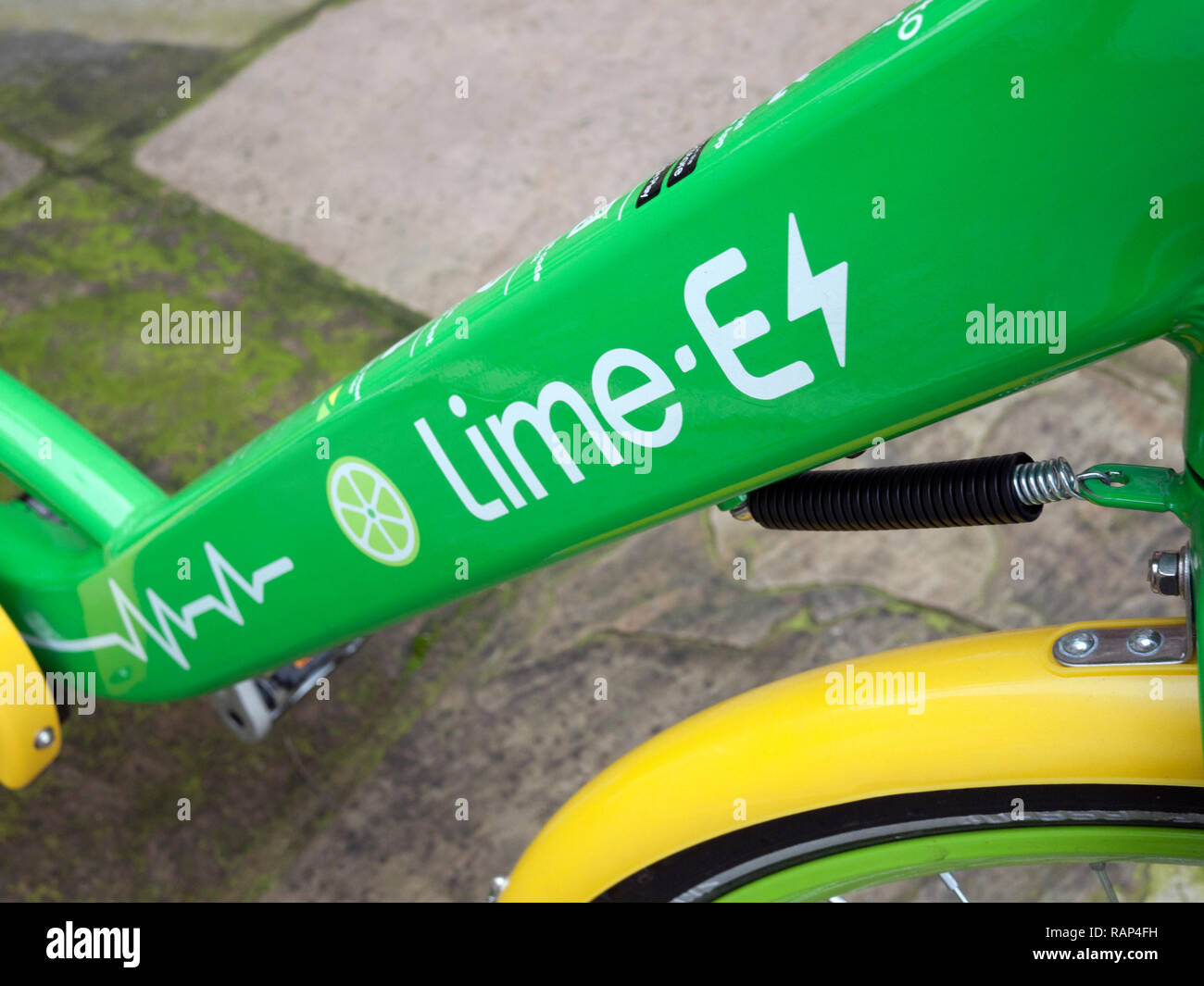 Kalk E Fahrradvermietung auf einer Londoner Straße geparkt. Stockfoto