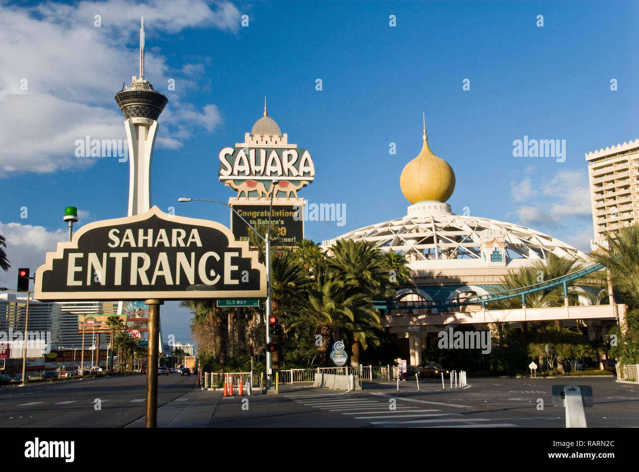 Die historischen Sahara Hotel und Casino, bevor es in die SLS Hotel & Casino Las Vegas, auf dem Las Vegas Strip, Las Vegas, Nevada renoviert wurde. Stockfoto