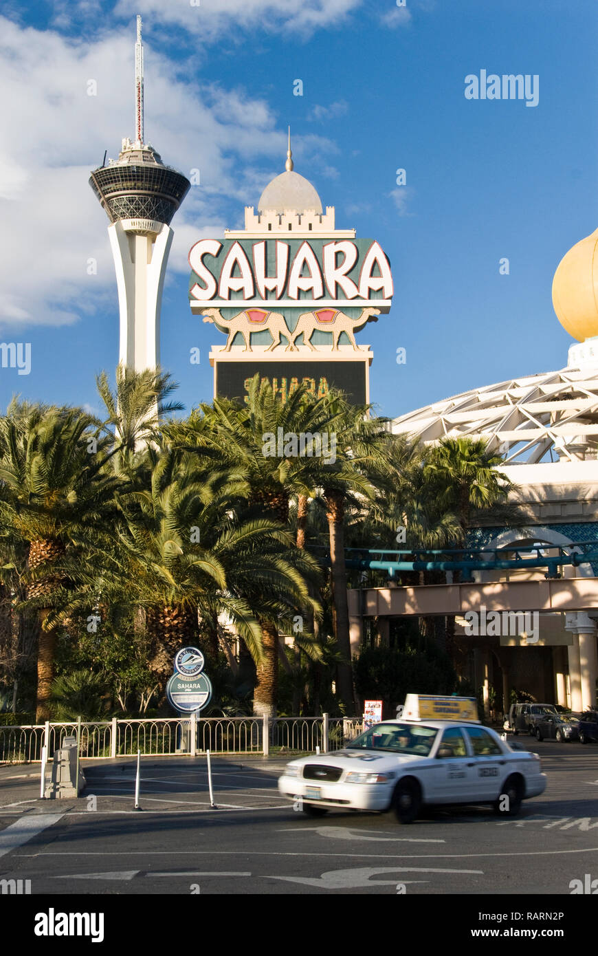 Die historischen Sahara Hotel und Casino, bevor es in die SLS Hotel & Casino Las Vegas, auf dem Las Vegas Strip, Las Vegas, Nevada renoviert wurde. Stockfoto