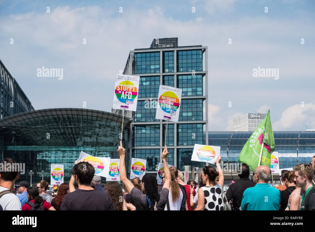 Berlin, Deutschland - 27. Mai 2018: Entgegen dem Protest gegen die Demonstration der AFD/Alternative für Deutschland (Deutsch: Alternative für Deutschland, EIN Stockfoto
