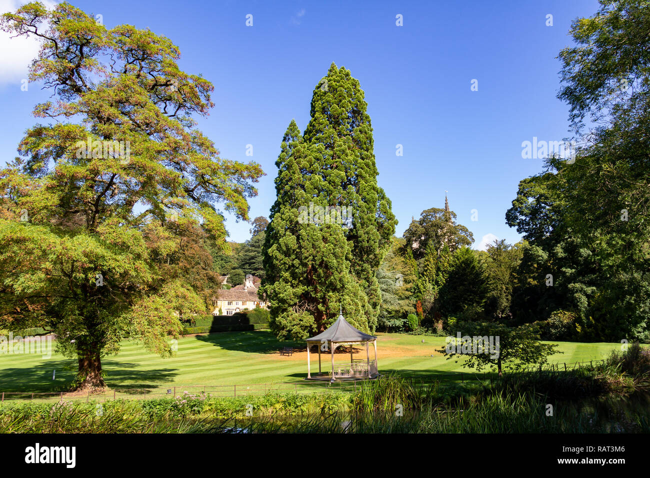 Parklandschaft in Castle Combe Stockfoto
