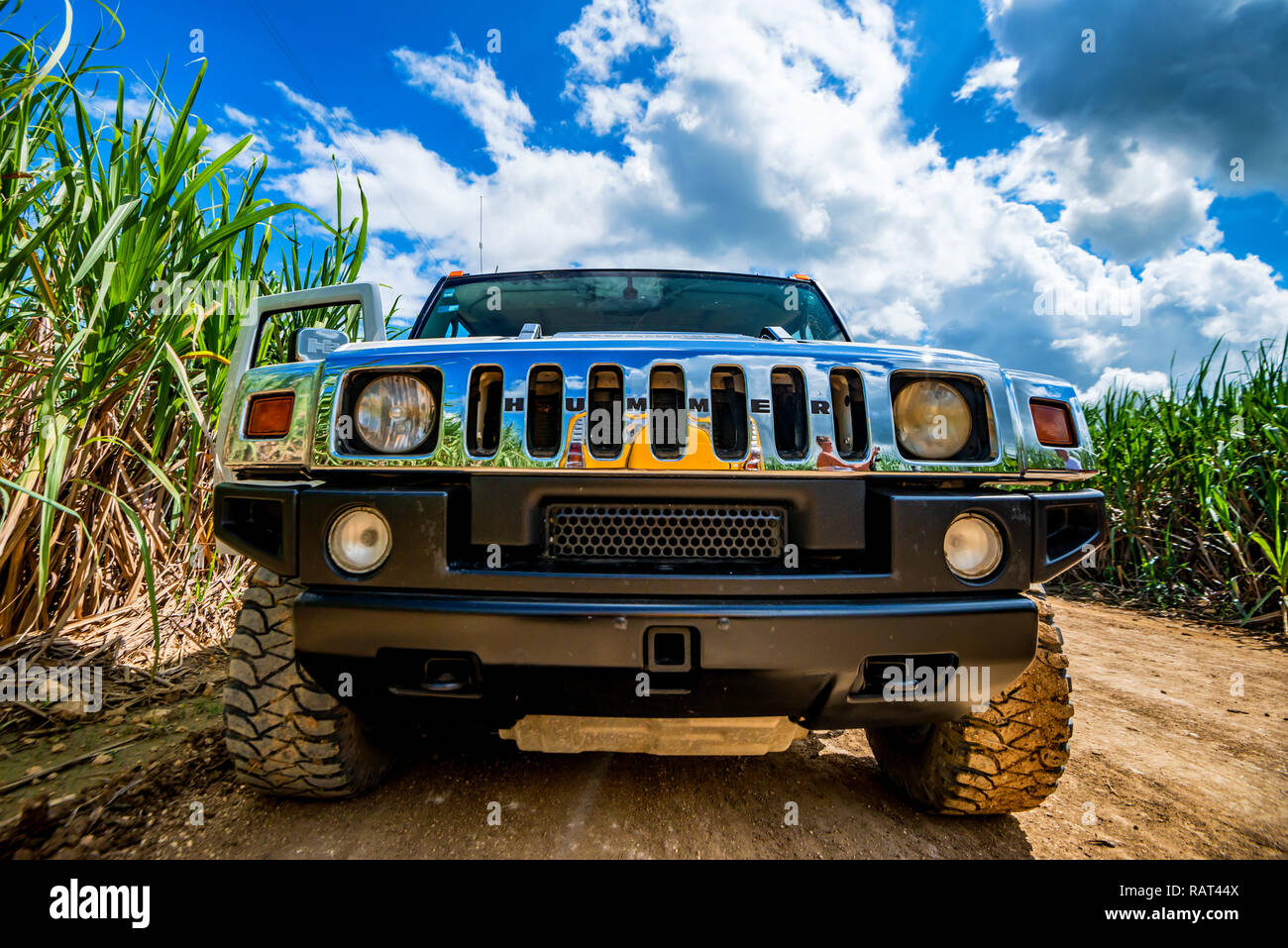 SANTO DOMINGO, DOMINIKANISCHE REPUBLIK - 29 Oktober, 2015: Hummer H2, vorne Stockfoto
