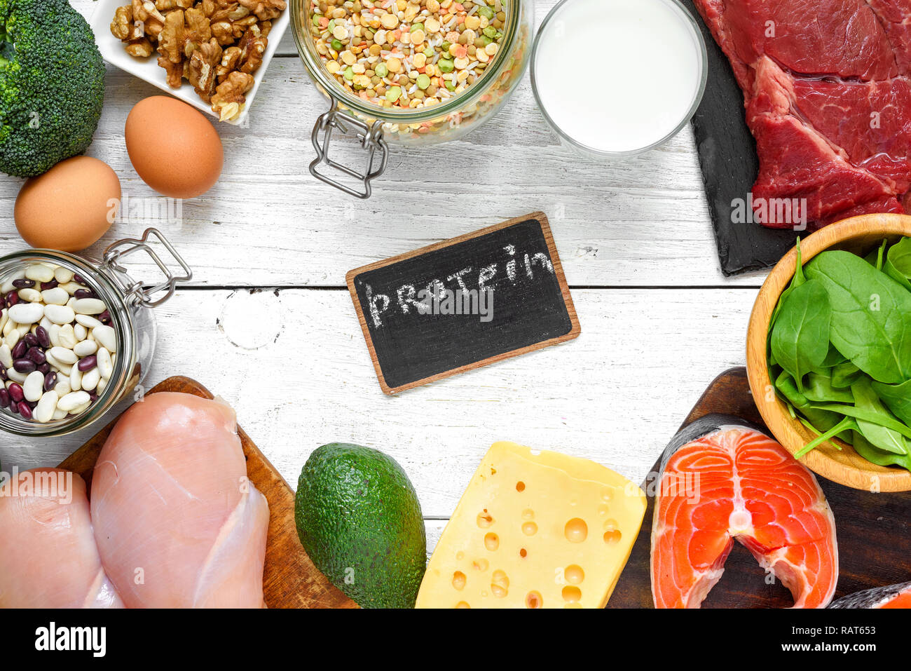 Natürlich reich an Protein Produkte - Fleisch, Fisch, Geflügel, Eier, Milchprodukte, Nüsse und Erbsen. Gesunde Ernährung und Diät Konzept. top View Stockfoto