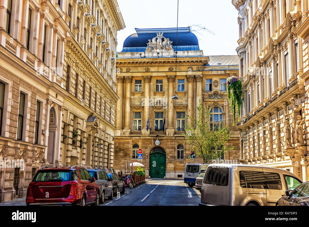 Ruhige Straße in der Innenstadt von Wien, Österreich, keine Personen Stockfoto