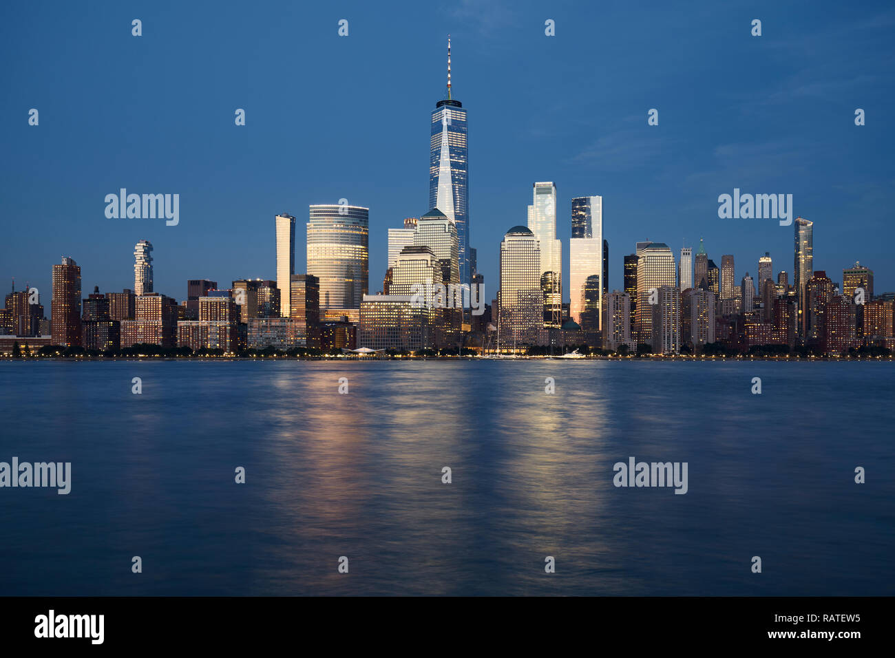 Skyline von New York City bei Sonnenuntergang, USA. Stockfoto