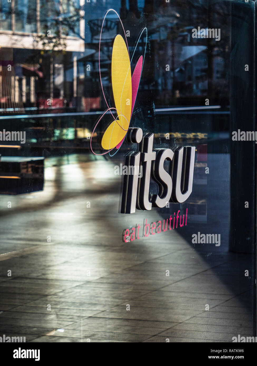 ITSU London - Zeichen auf einem ITSU asiatischen Stil fast food Restaurant in London, Großbritannien Stockfoto