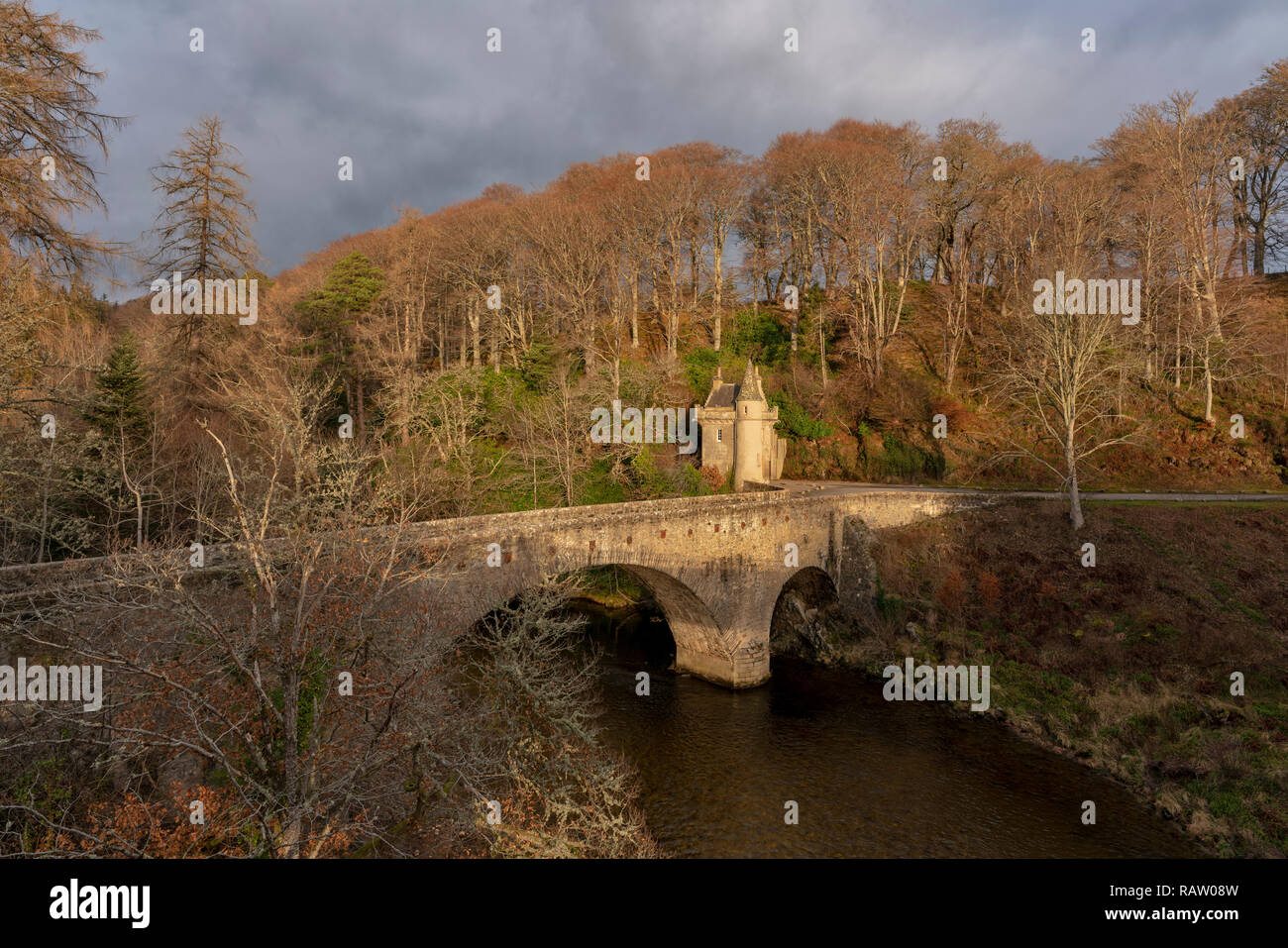 Porters Lodge, Ballindalloch Immobilien, Moray, Schottland auf einem sonnigen Winter am Nachmittag. Stockfoto