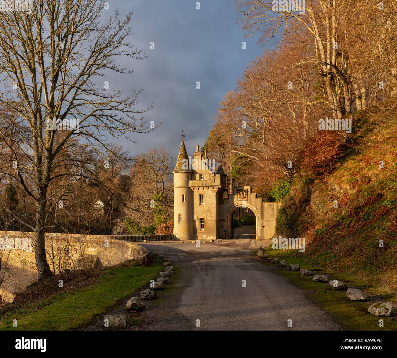 Porters Lodge, Ballindalloch Immobilien, Moray, Schottland auf einem sonnigen Winter am Nachmittag. Stockfoto