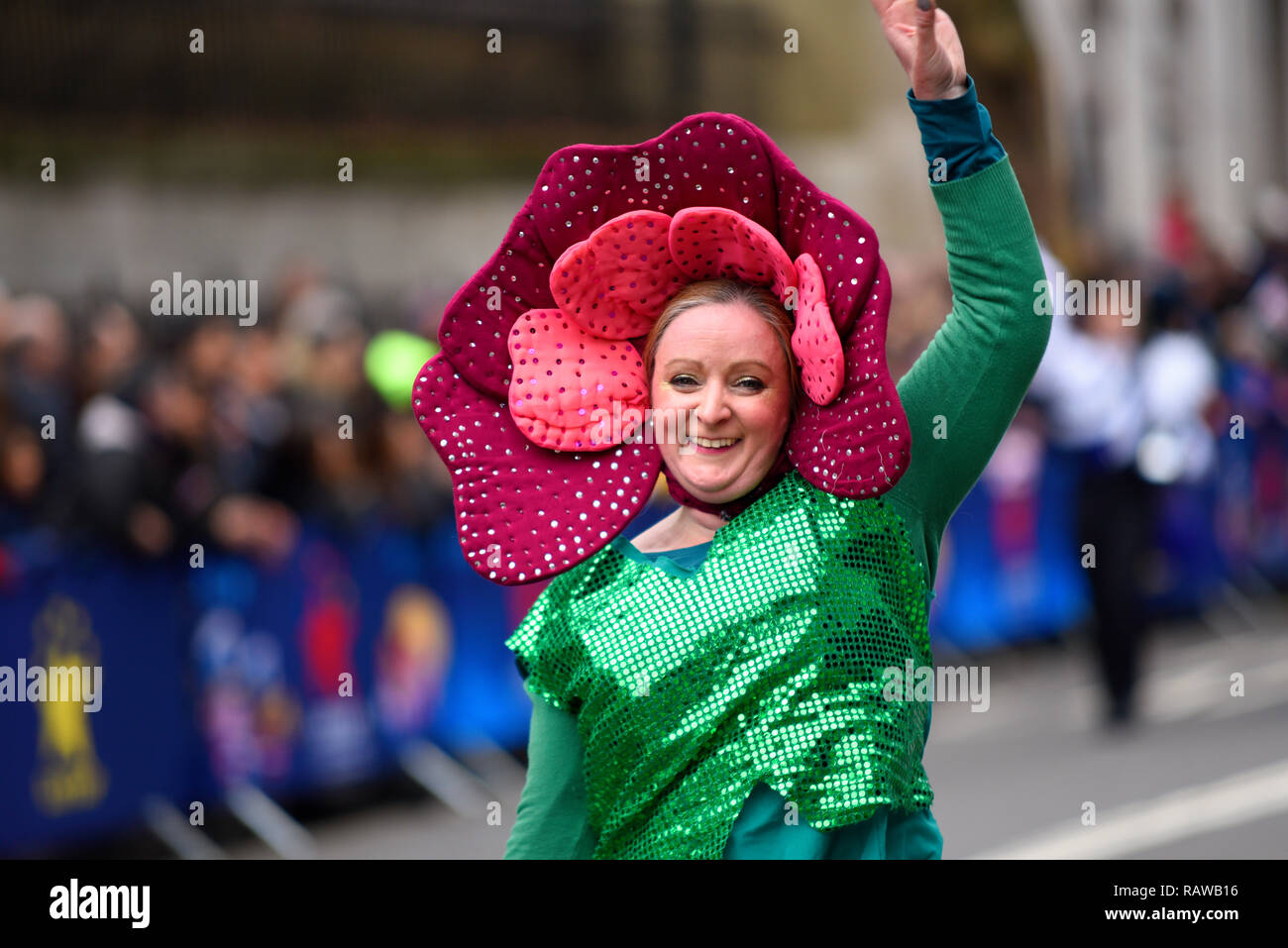 London Borough von Enfield präsentiert eine Gnome Gnome amateur Theater am Tag der Londoner New Year's Parade 2019 in London, Großbritannien Stockfoto