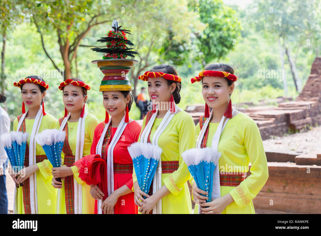 Lokale Darsteller auf mein Sohn, Duy Xuyen Bezirk, Provinz Quang Nam, Vietnam, Asien Stockfoto
