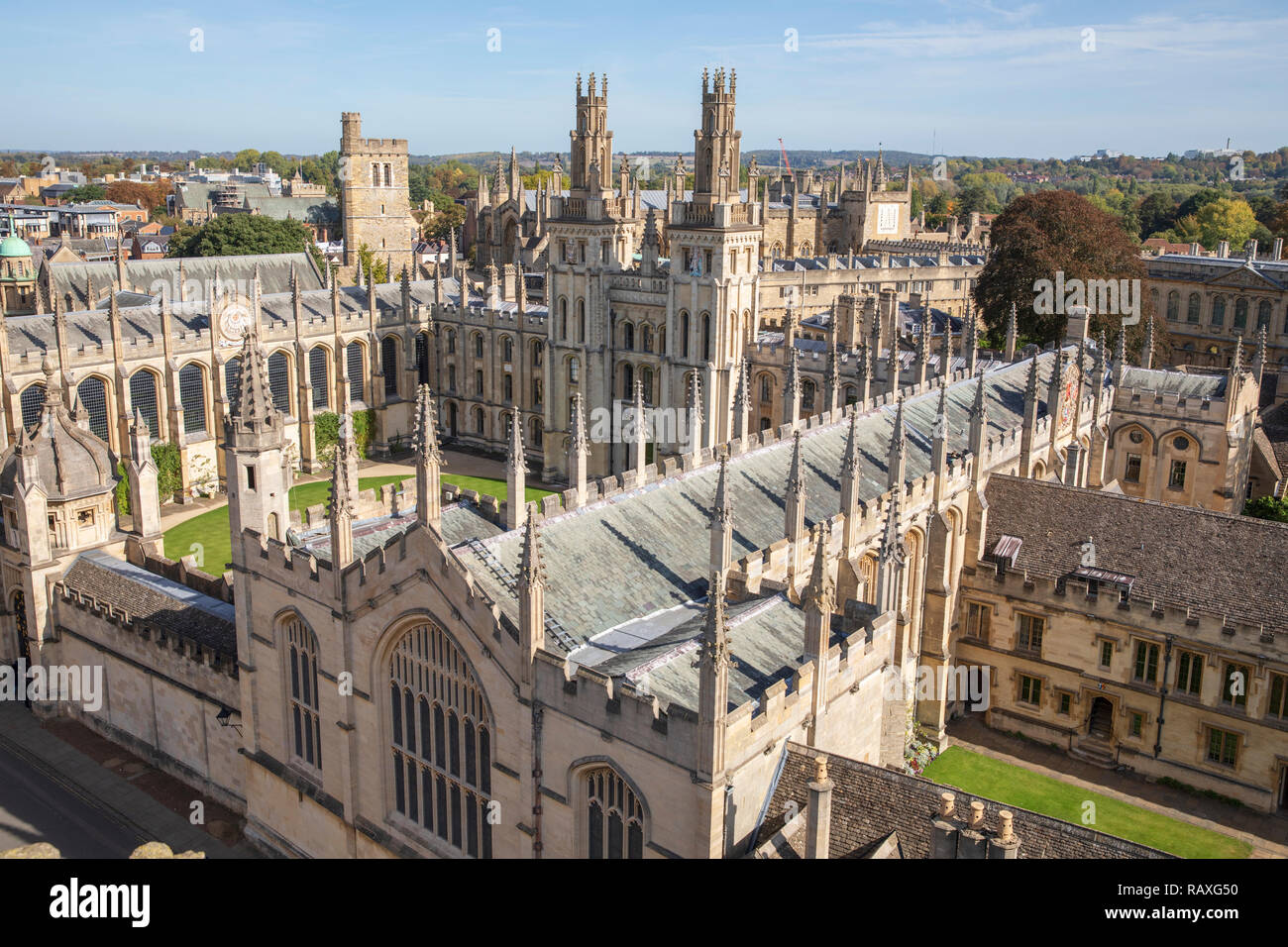 All Souls College, Oxford, England, wie von der Universität Kirche der Hl. Jungfrau Maria gesehen. Stockfoto