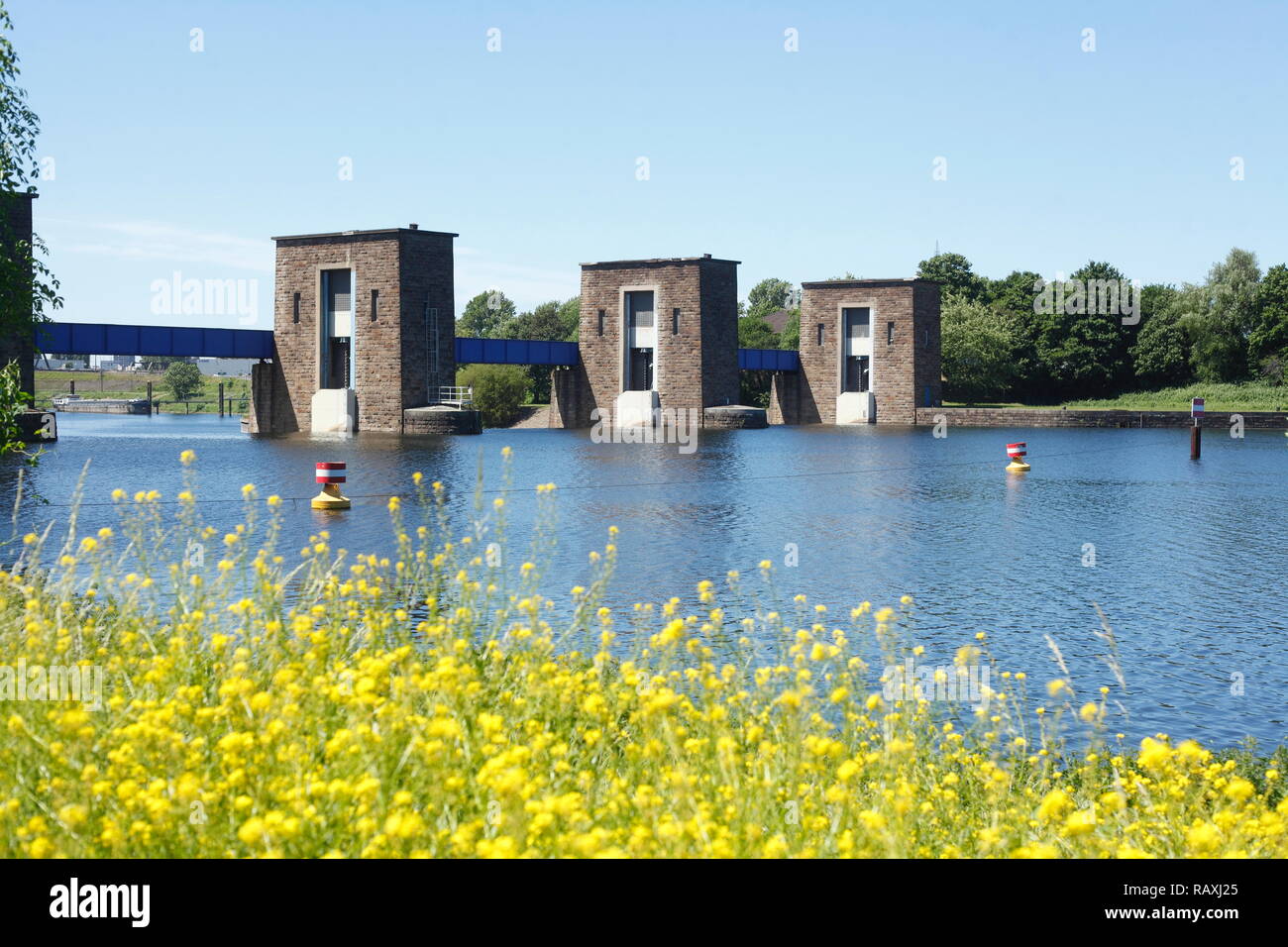 Ruhr Damm an der Ruhrschleuse, Duisburg, Nordrhein-Westfalen, Deutschland Ich Ruhr-Stauanlage an der Ruhrschleuse, Duisburg, Nordrhein-Westfalen, Deutschl Stockfoto