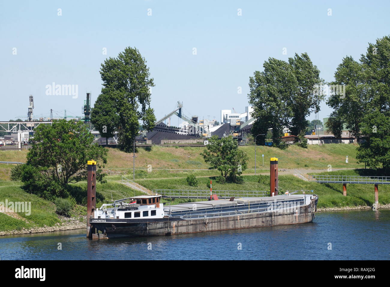 Barge, Duisburg, Ruhrgebiet, Nordrhein-Westfalen, Deutschland Ich Binnenschiff, Duisburg, Ruhrgebiet, Nordrhein-Westfalen, Deutschland I Stockfoto