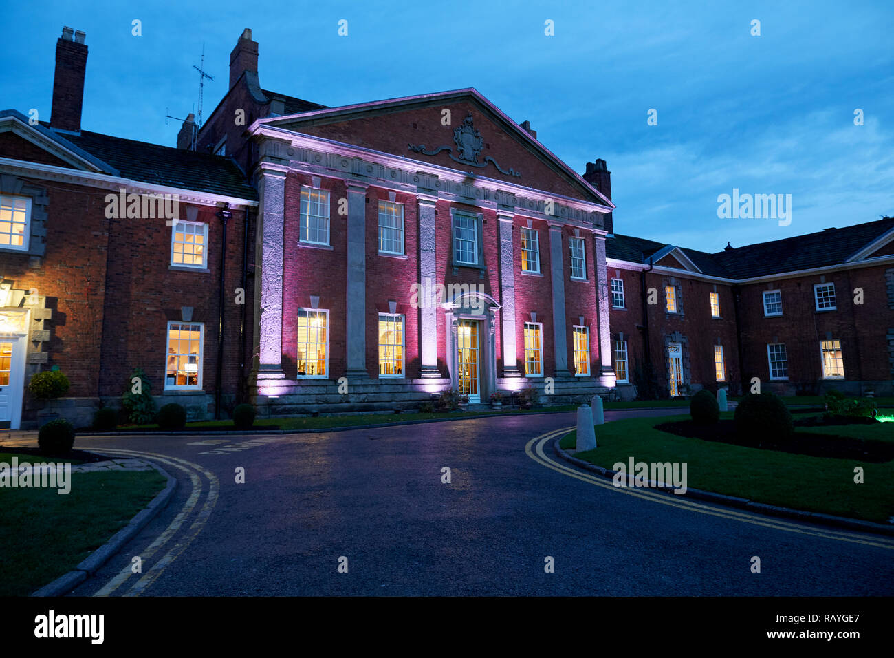 Grad II * denkmalgeschützte Gebäude Mottram Hall Hotel ein ehemaliges Landhaus Dorf Mottram St. Andrew, Cheshire, England, gebaut 1750 von William Wright Stockfoto