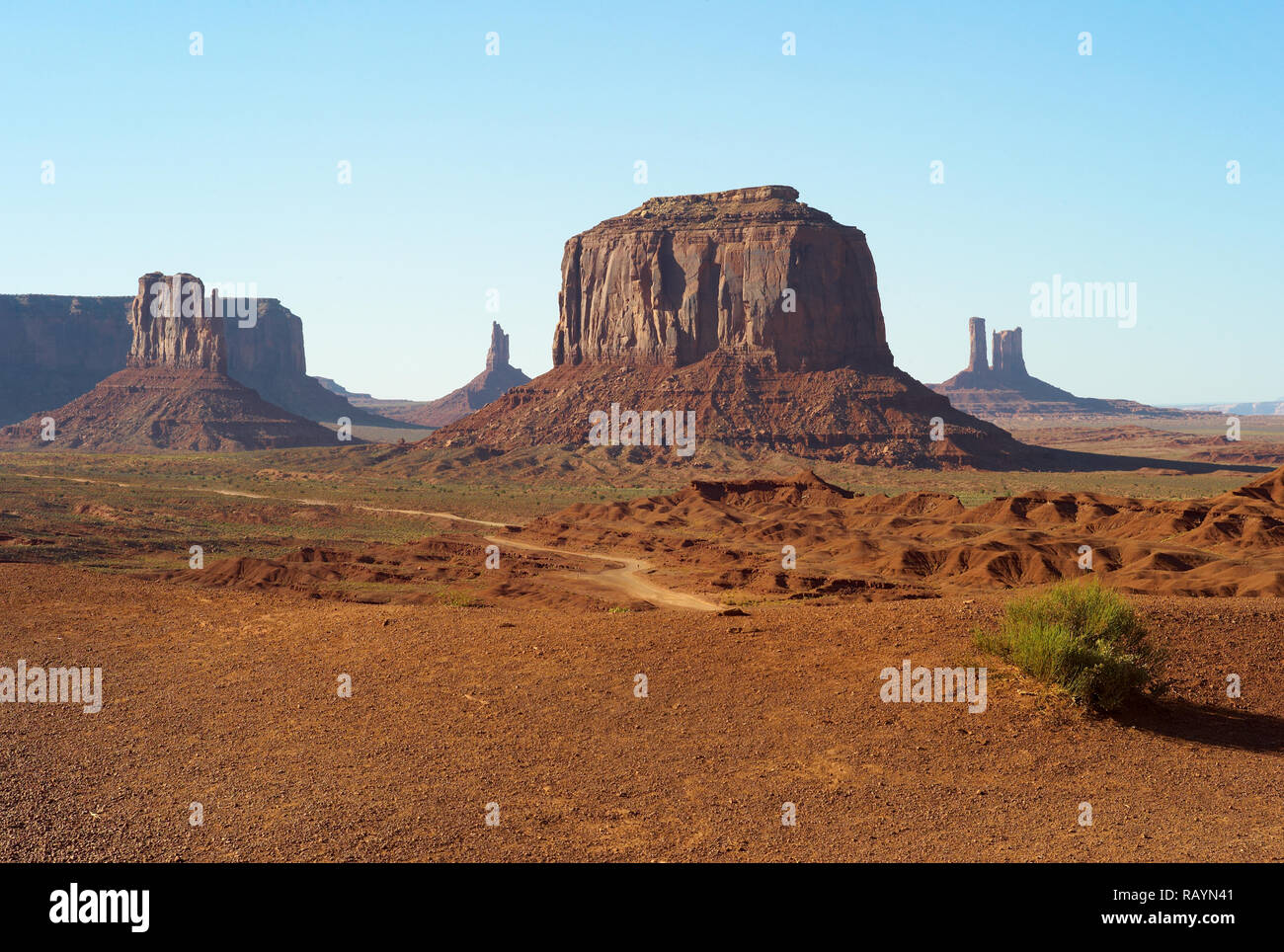 Monument Valley Navajo Tribal Park - Merrick Butte und West Mitten Butte von John Ford's Point Stockfoto