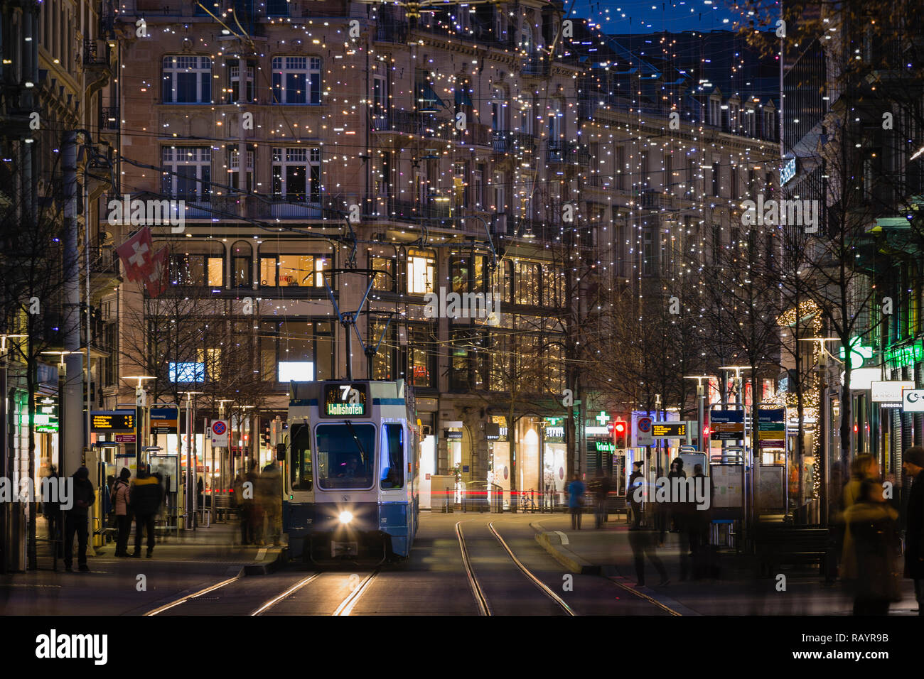 Weihnachtsbeleuchtung an der Bahnhofstrasse, Zürich, Schweiz Stockfoto