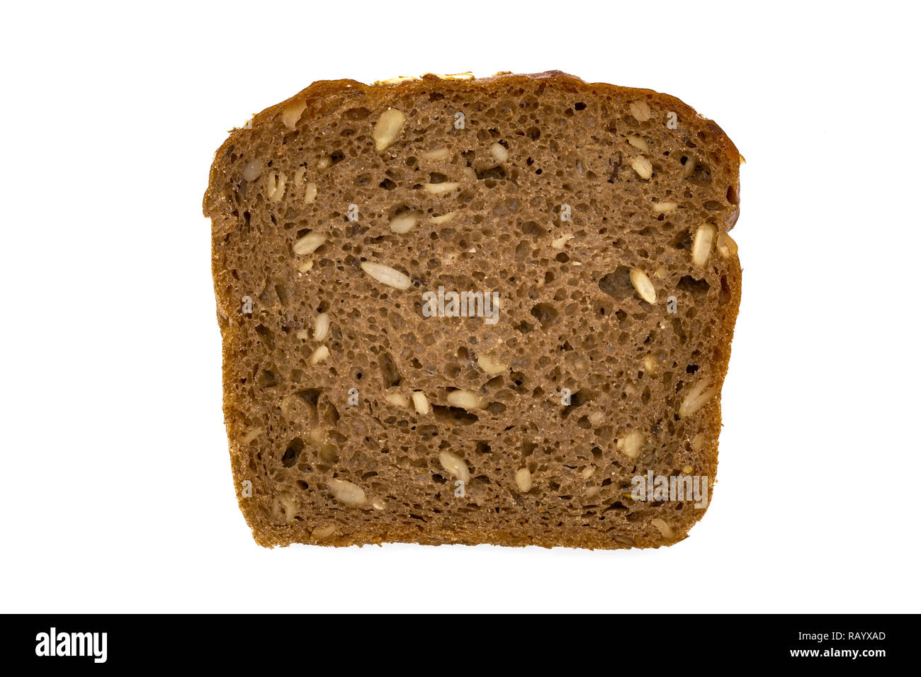 Scheibe Vollkornbrot Schwarzbrot Auf Weissem Hintergrund In Enger Isoliert Up Hoch Stockfotografie Alamy