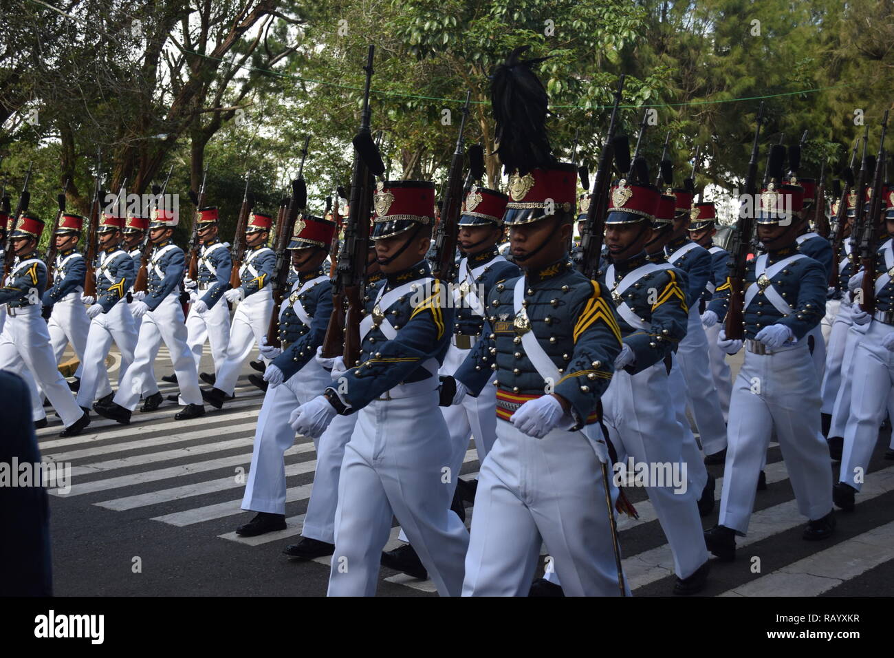 Kadetten der Philippinischen Militärakademie (PMA) Durchführen von marschierenden während der Feier der Länder Independence Day in Baguio City Philippinen Stockfoto