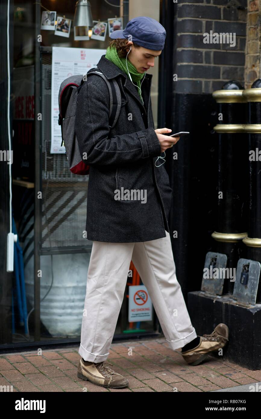 London, Großbritannien. 5. Jan 2019. London Fashion Week der Männer. Street Style - London Fashion Woche Männer, 5. Januar 2019-UK Credit: sherion mullings/Alamy leben Nachrichten Stockfoto