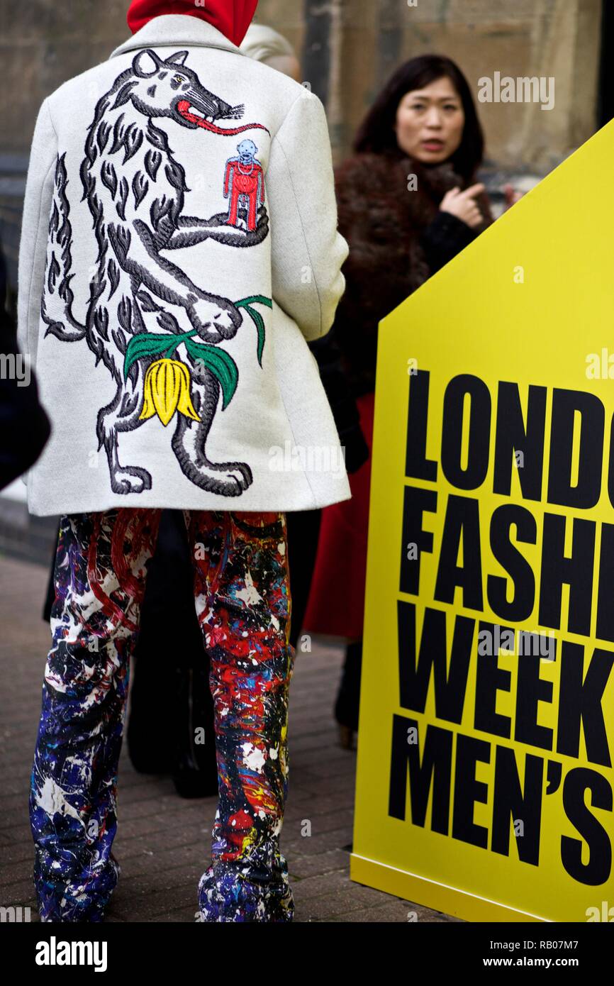 London, Großbritannien. 5. Jan 2019. London Fashion Week der Männer. Straße Style-London Fashion Week Männer AW 19, 5. Jan 2019-UK Credit: sherion mullings/Alamy leben Nachrichten Stockfoto